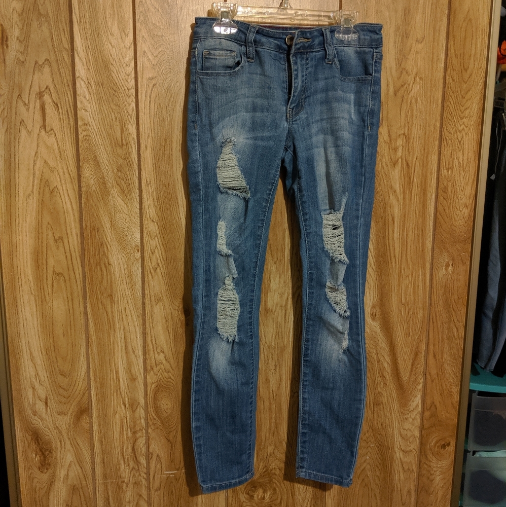 Basic Distressed Skinny Jeans